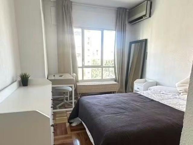 Calle de Cavanilles, Madrid, Community of Madrid 28007