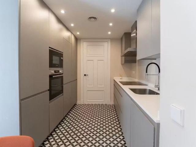 Calle de Colmenares, Madrid, Community of Madrid 28004