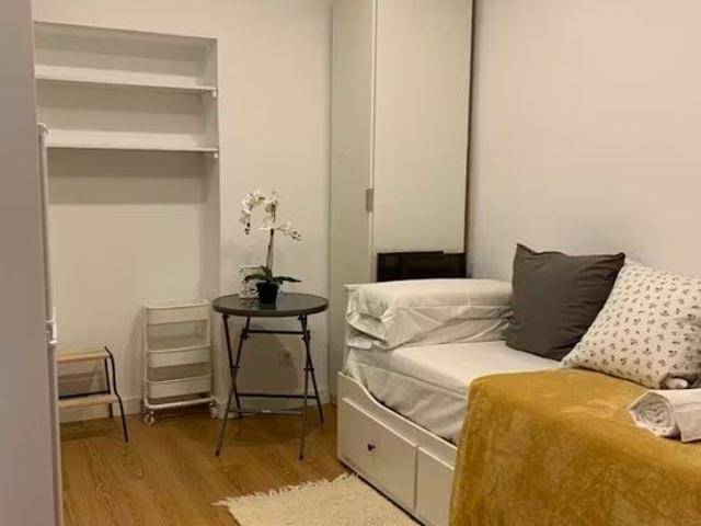 Calle de Coslada, Madrid, Community of Madrid 28028