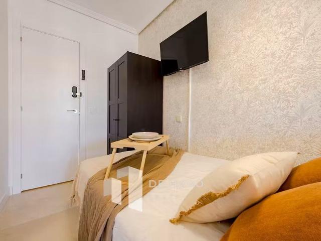 Calle de el Algabeño, Madrid, Community of Madrid 28043