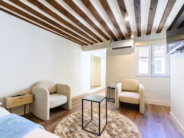 Calle de El Escorial, Madrid, Community of Madrid 28004