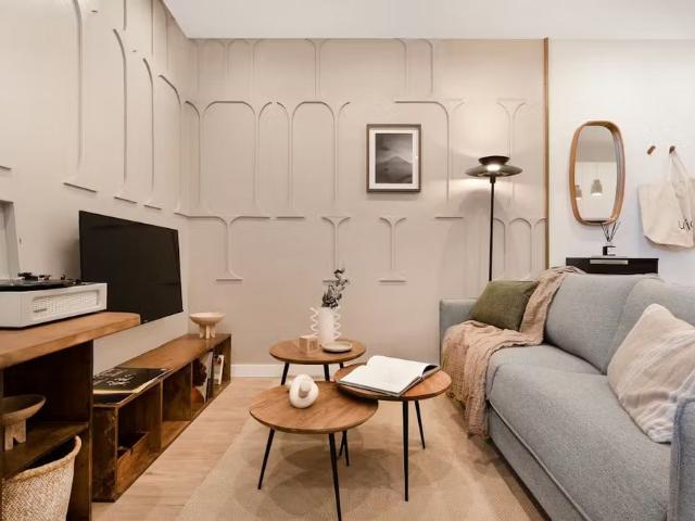 Calle de Enrique Larreta, Madrid, Community of Madrid 28036