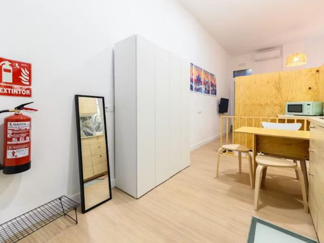 Calle de Fernando Garrido, Madrid, Community of Madrid 28015