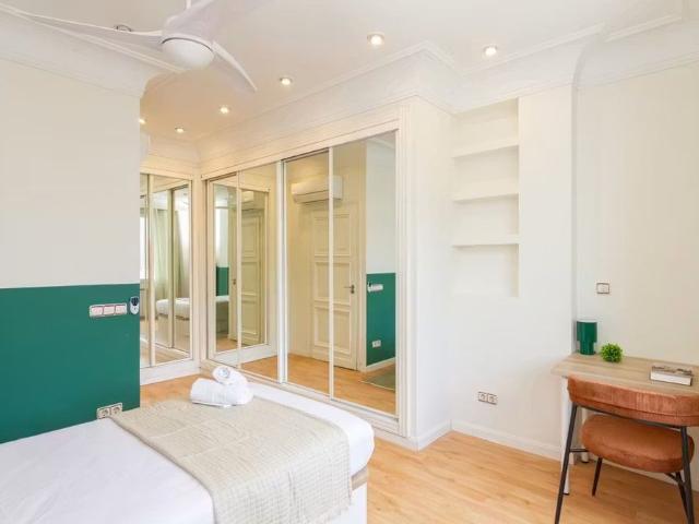 Calle de Francisco Silvela, Madrid, Community of Madrid 28028
