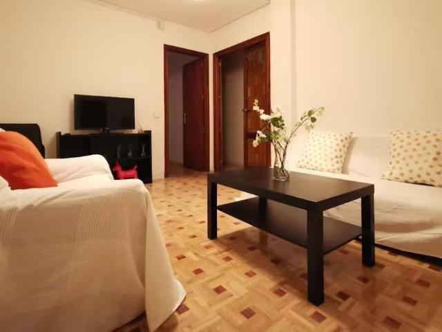 Calle de Francisco Silvela, Madrid, Community of Madrid 28028