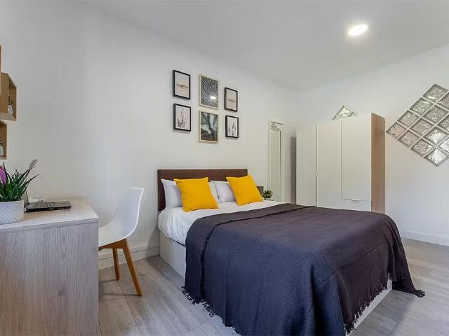 Calle de Francisco Silvela, Madrid, Community of Madrid 28028