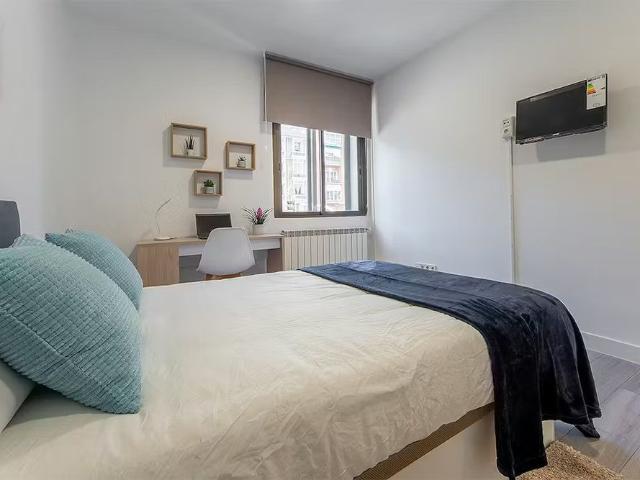 Calle de Francisco Silvela, Madrid, Community of Madrid 28028