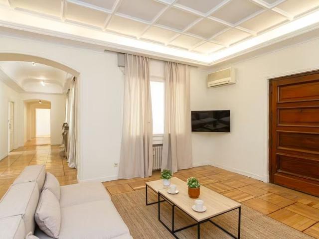 Calle de Francisco Silvela, Madrid, Community of Madrid 28028
