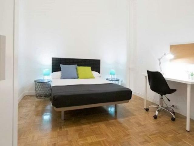 Calle de Fuencarral, Madrid, Community of Madrid 28004