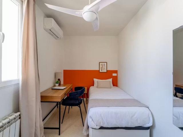 Calle de Fuencarral, Madrid, Community of Madrid 28010