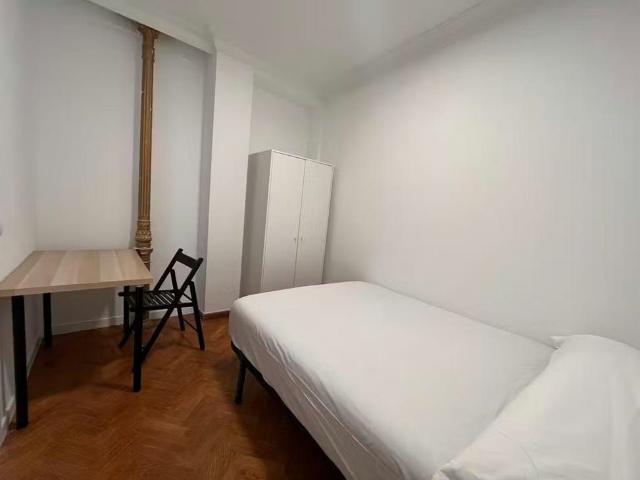 Calle de Grafal, Madrid, Community of Madrid 28005