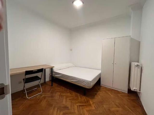 Calle de Grafal, Madrid, Community of Madrid 28005