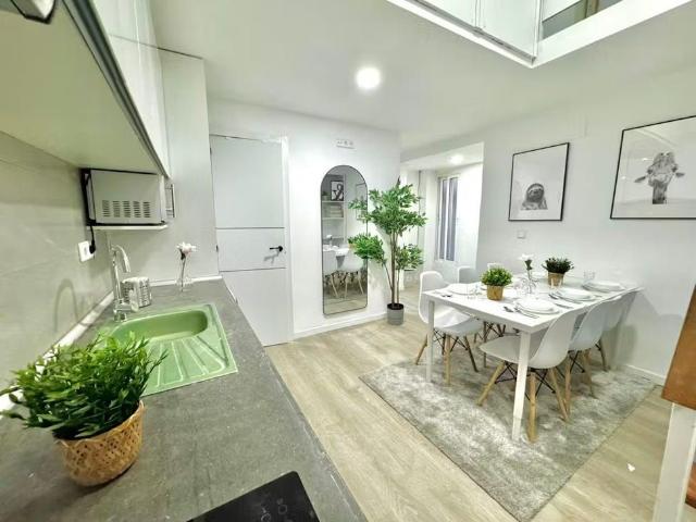 Calle de Hortaleza, Madrid, Community of Madrid 28004