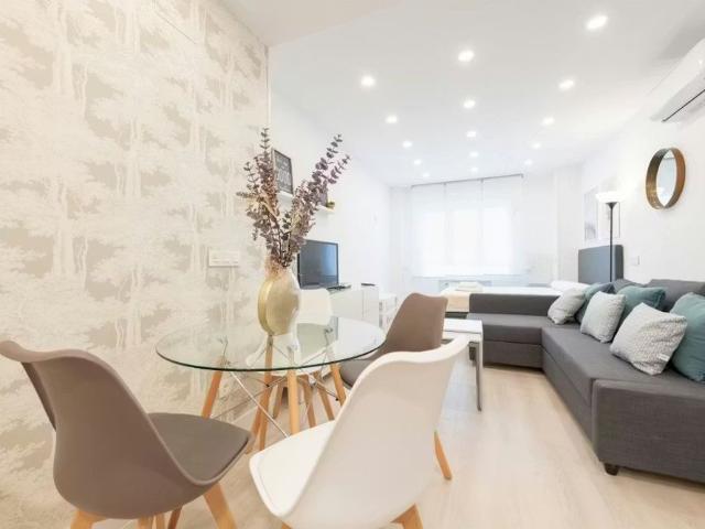 Calle de Hortaleza, Madrid, Community of Madrid 28004