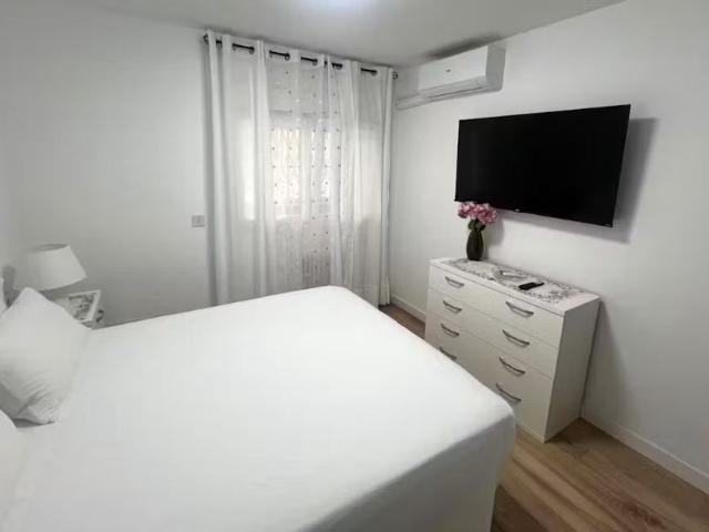 Calle de Ichaso, Madrid, Community of Madrid 28041