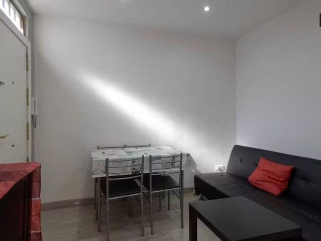 Calle de la Virgen, Madrid, Community of Madrid 28053