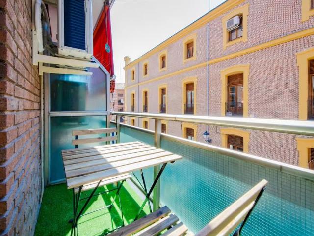 Calle de la Batalla del Salado, Madrid, Community of Madrid 28045