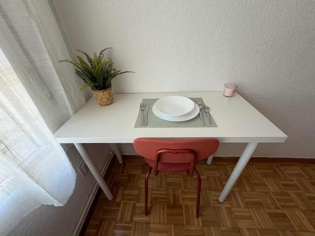 Calle de la Codorniz, Madrid, Community of Madrid 28047