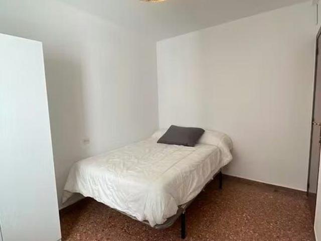 Calle de la Democracia, Valencia, Valencian Community 46014