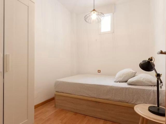 Calle de la Encomienda, Madrid, Community of Madrid 28012