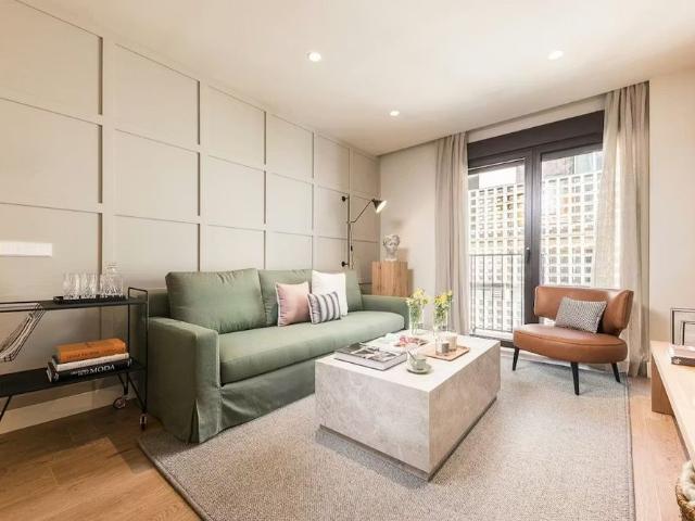 Calle de la Farmacia, Madrid, Community of Madrid 28004