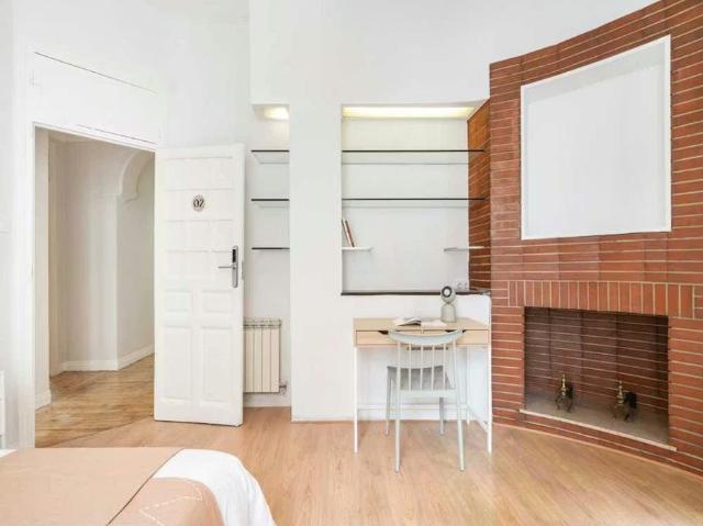 Calle de la Flor Alta, Madrid, Community of Madrid 28004