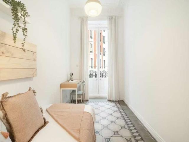 Calle de la Flor Alta, Madrid, Community of Madrid 28004