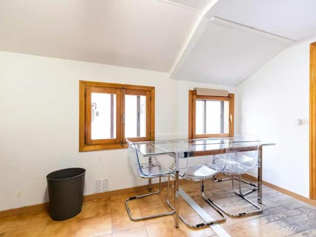 Calle de la Luna, Madrid, Community of Madrid 28004