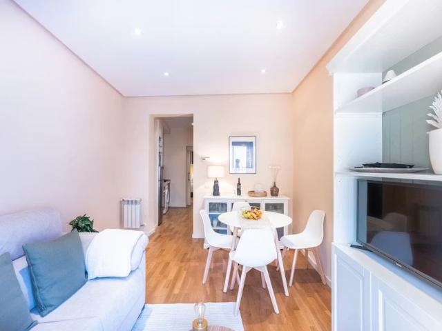 Calle de la Madera, Madrid, Community of Madrid 28004