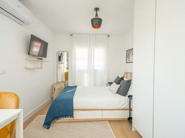 Calle de la Salvia, Madrid, Community of Madrid 28039