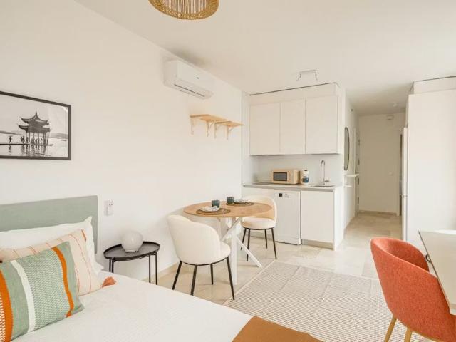 Calle de la Salvia, Madrid, Community of Madrid 28039