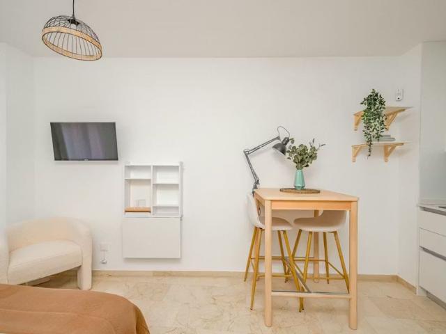 Calle de la Salvia, Madrid, Community of Madrid 28039