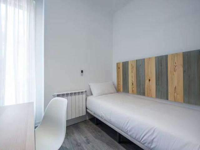 Calle de las Hileras, Madrid, Community of Madrid 28013