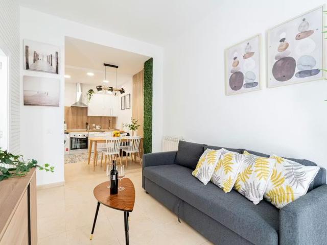 Calle de las Infantas, Madrid, Community of Madrid 28004