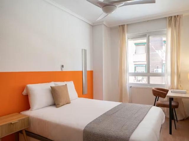 Calle de las Naves, Madrid, Community of Madrid 28005