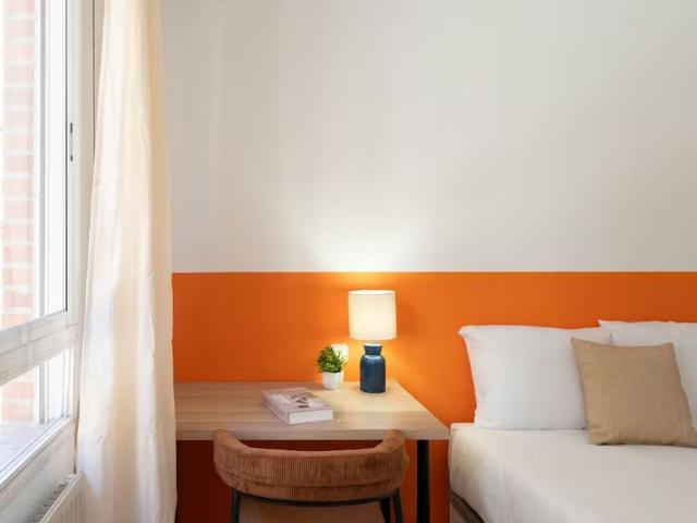 Calle de las Naves, Madrid, Community of Madrid 28005