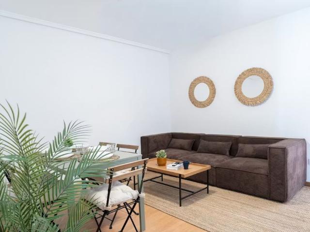 Calle de las Naves, Madrid, Community of Madrid 28005