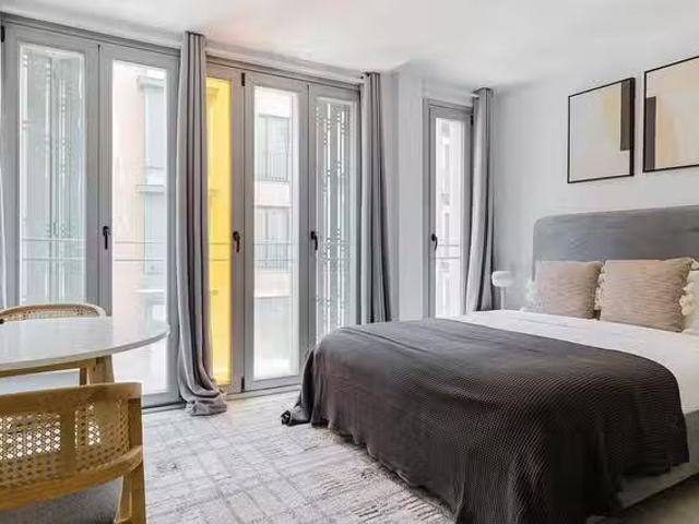 Calle de Leganitos, Palacio Studio 1 Bath