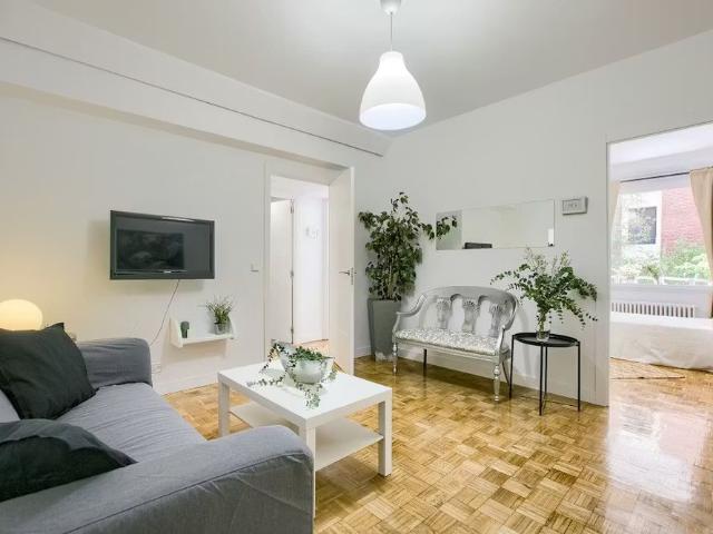 Calle de Lope de Rueda, Madrid, Community of Madrid 28009