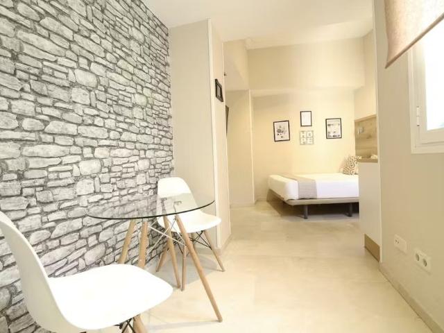 Calle de los Bordadores, Madrid, Community of Madrid 28013