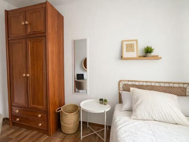 Calle de Marcelina, Madrid, Community of Madrid 28029