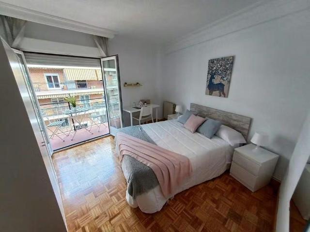 Calle de Maseda, Madrid, Community of Madrid 28039