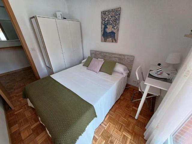 Calle de Maseda, Madrid, Community of Madrid 28039