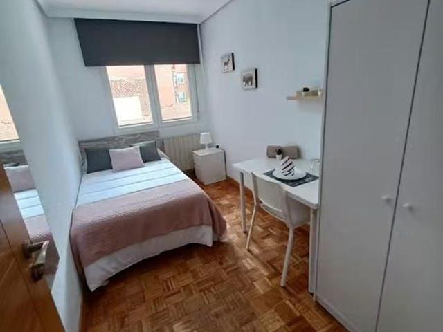 Calle de Maseda, Madrid, Community of Madrid 28039