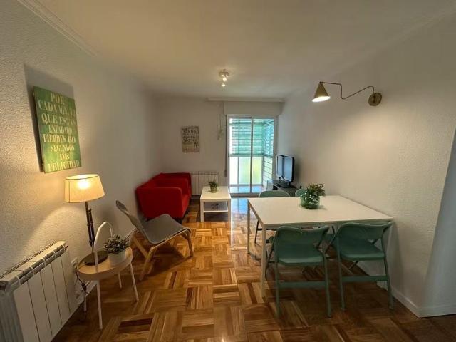 Calle de Navalmoral de la Mata, Madrid, Community of Madrid 28044