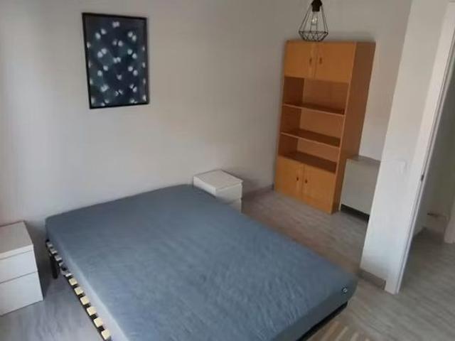 Calle de Ofelia Nieto, Madrid, Community of Madrid 28039
