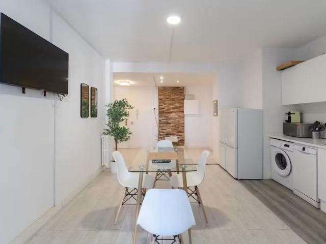 Calle de Orense, Madrid, Community of Madrid 28020