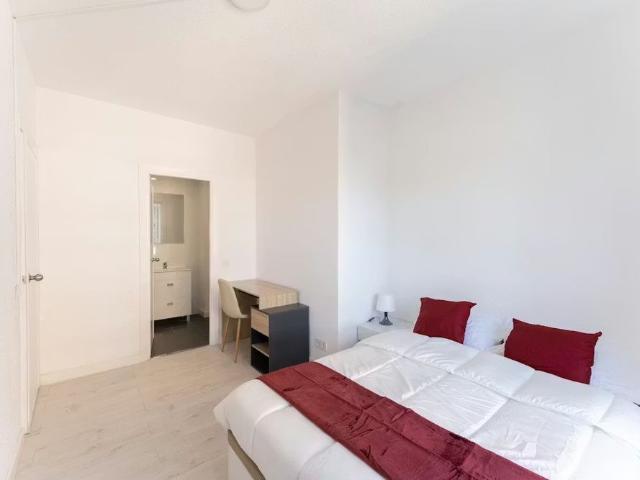 Calle de Orense, Madrid, Community of Madrid 28020