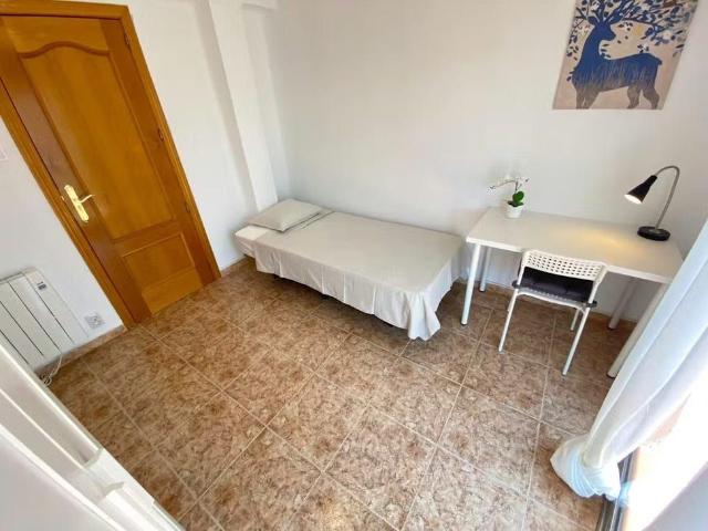 Calle de Pedro Laborde, Madrid, Community of Madrid 28038