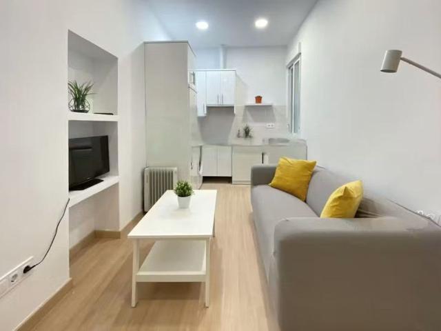 Calle de Pelayo, Madrid, Community of Madrid 28004